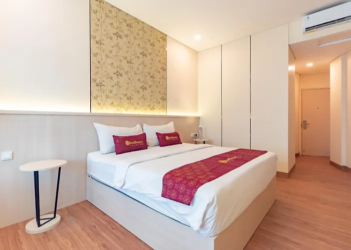 Reddoorz Premium Near Paris Van Java Mall
