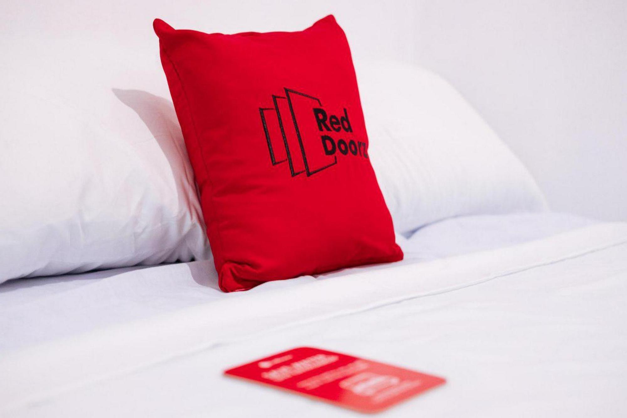 Hotel Reddoorz Premium Near Paris Mall 3*