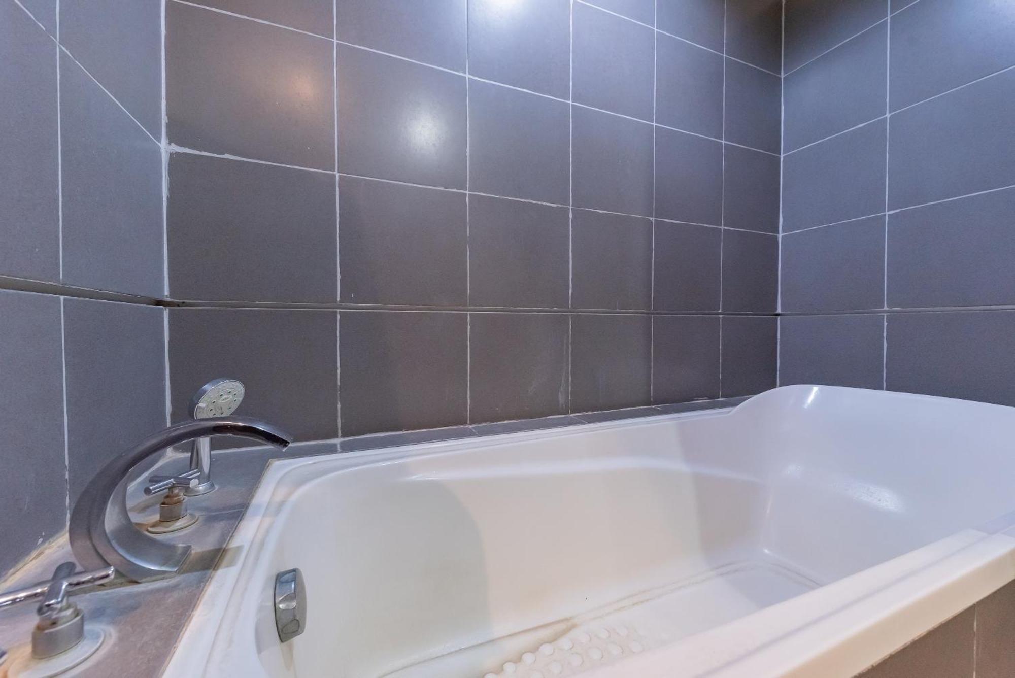 Reddoorz Premium Near Paris Mall Bandung