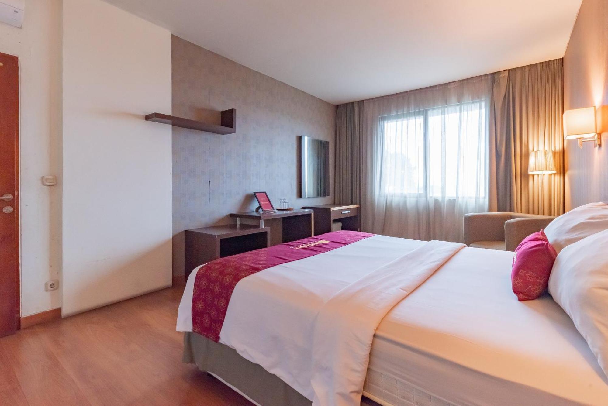 Hotel Reddoorz Premium Near Paris Mall 3*