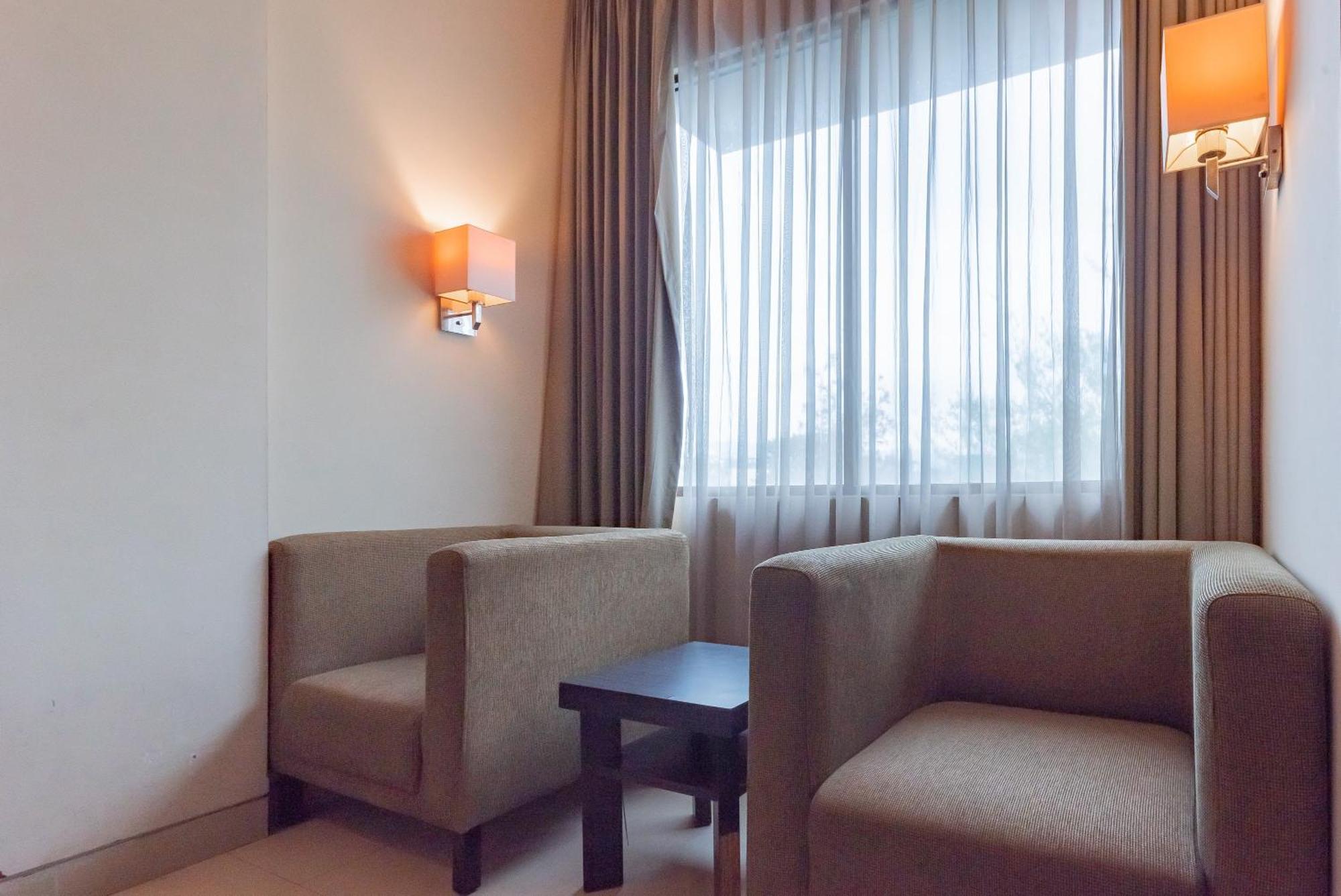 Hotel Reddoorz Premium Near Paris Mall