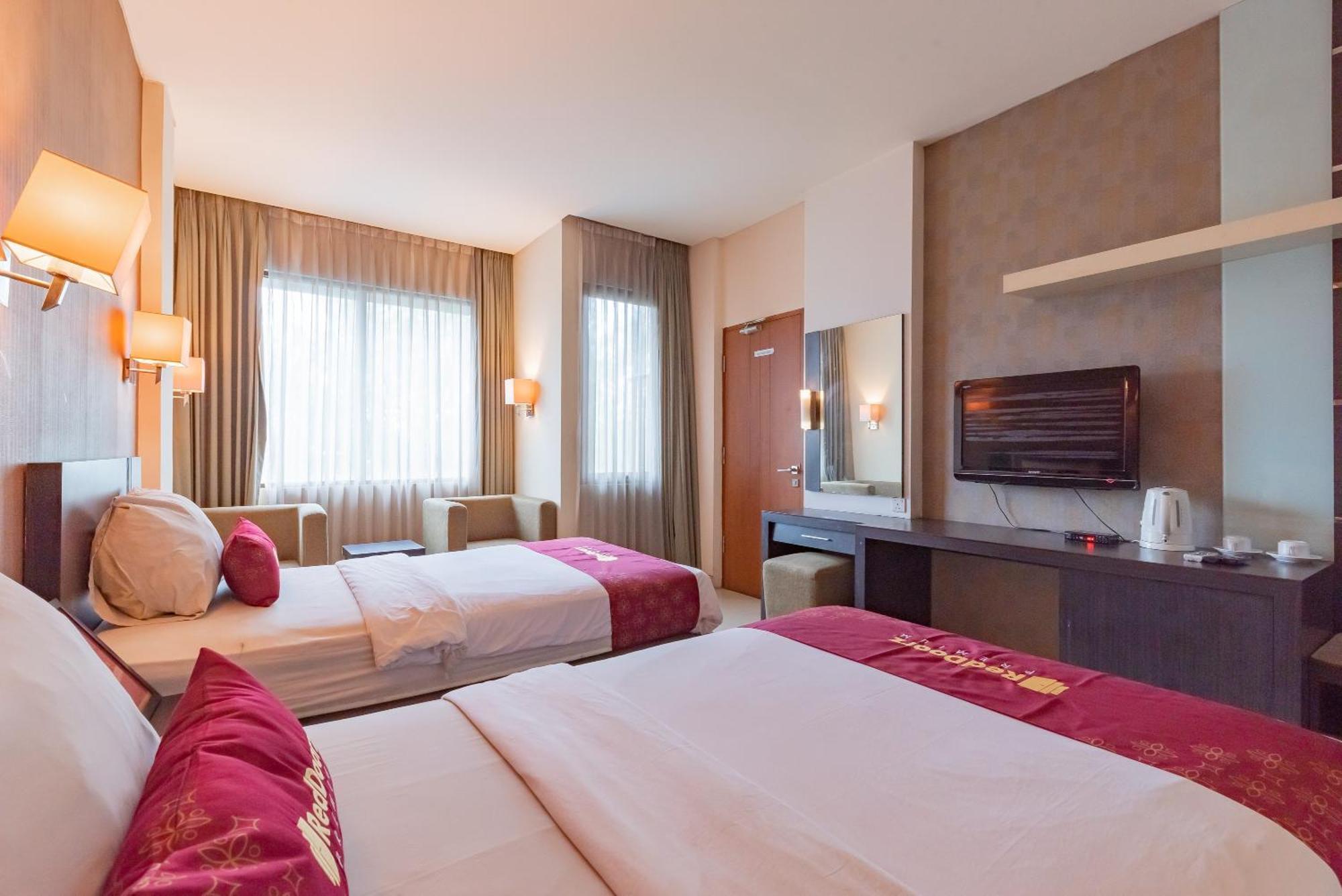 Reddoorz Premium Near Paris Mall Hotel Bandung