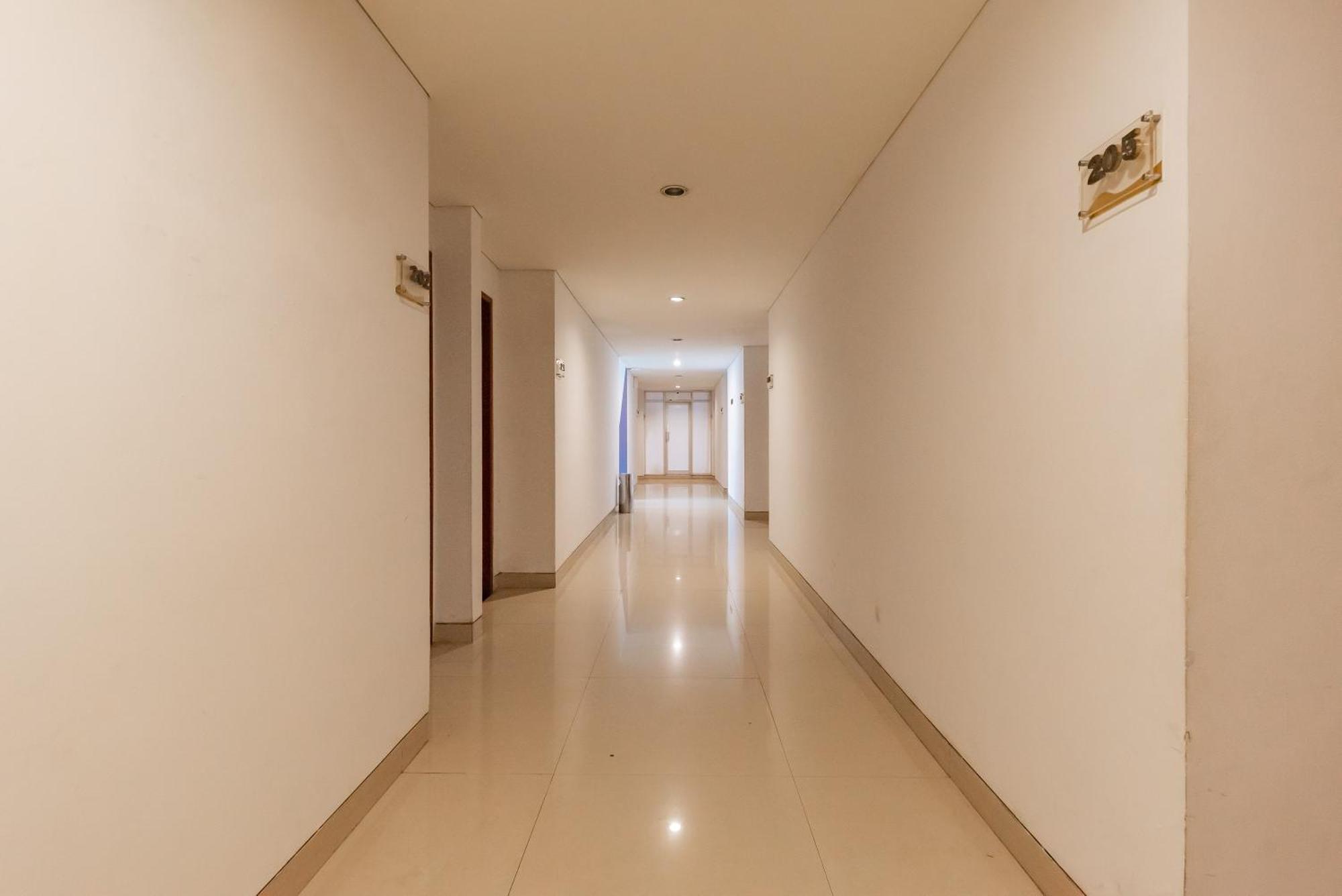 Reddoorz Premium Near Paris Mall Hotel