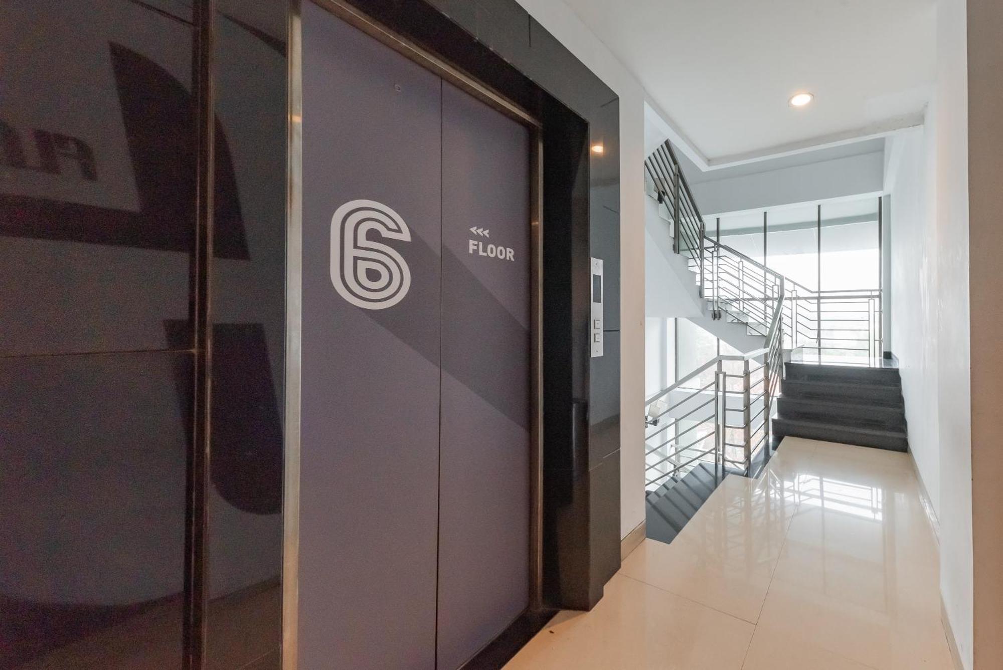 Reddoorz Premium Near Paris Mall Hotel