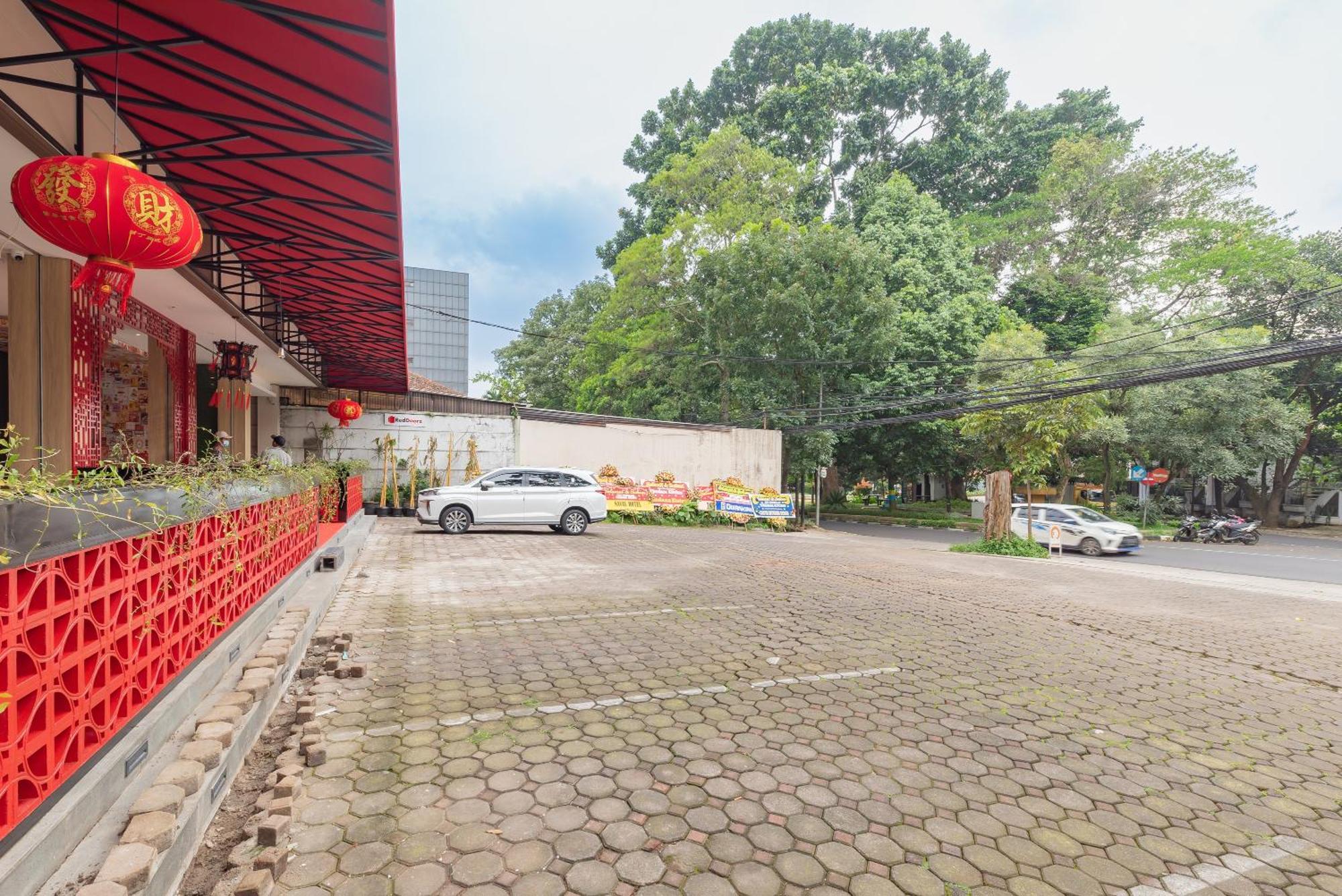Reddoorz Premium Near Paris Mall Bandung
