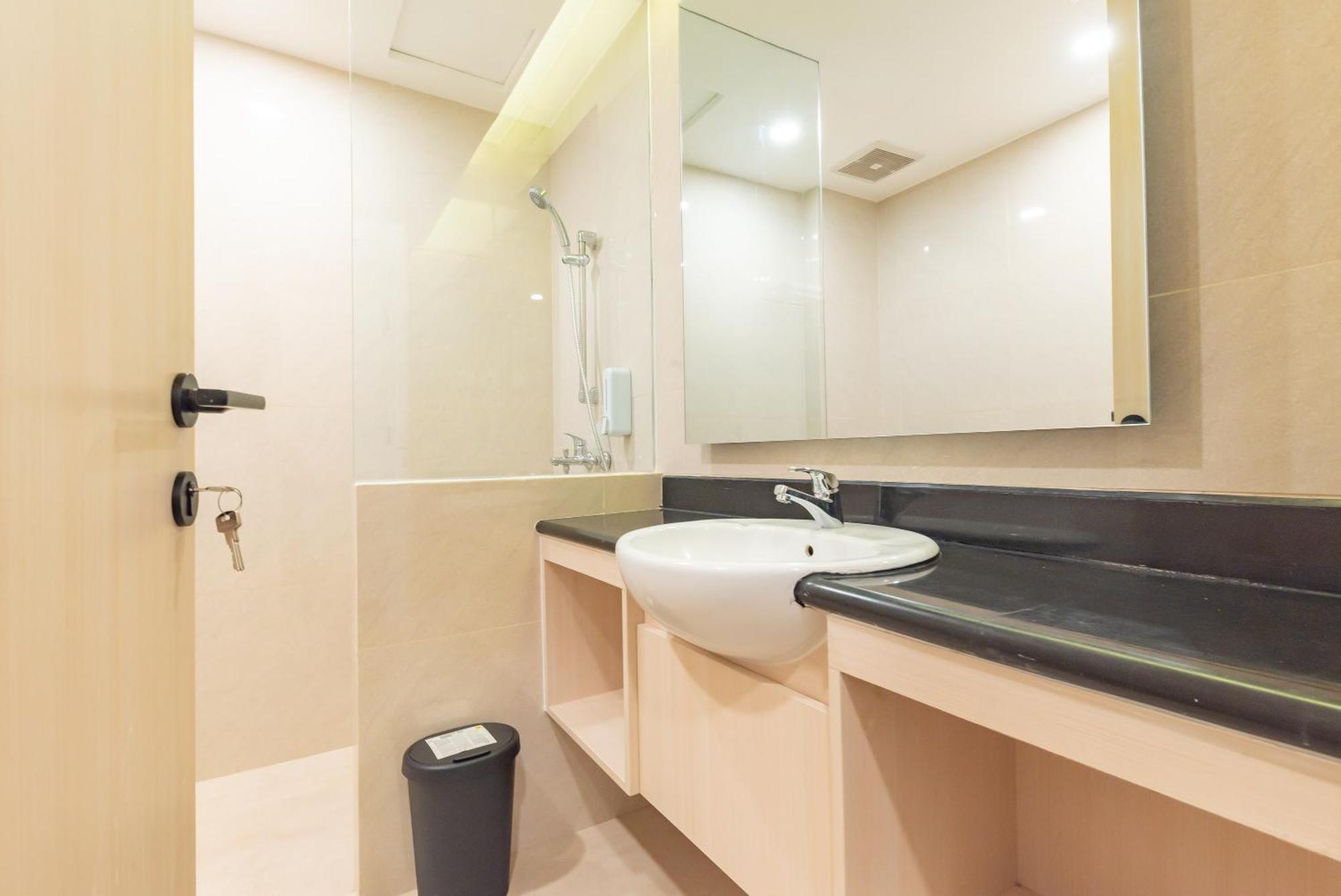 Hotel Reddoorz Premium Near Paris Mall 3*