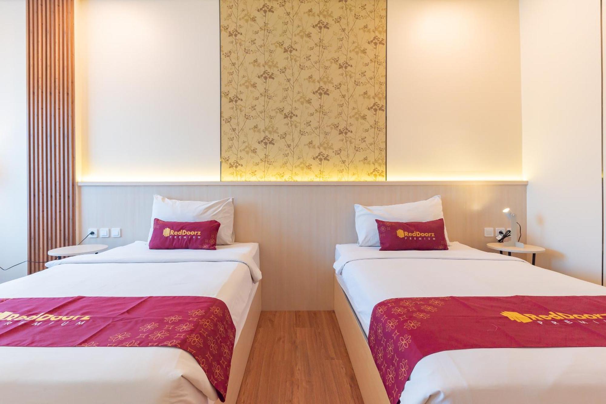 Hotel Reddoorz Premium Near Paris Mall 3*