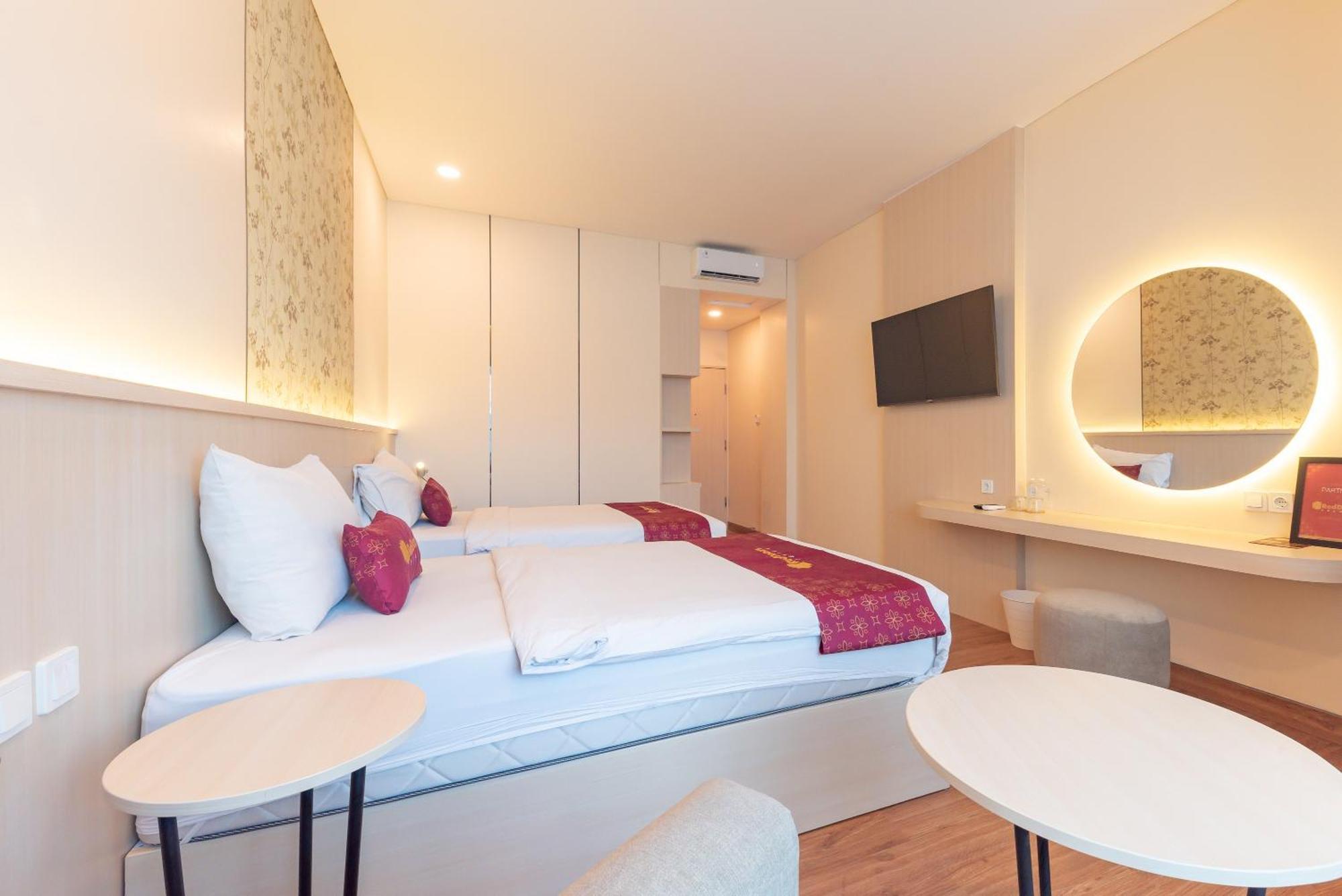 Hotel Reddoorz Premium Near Paris Mall 3*